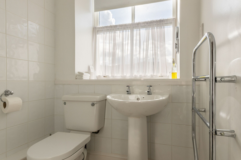 Bathroom 3, Dorchester House, Cumbria