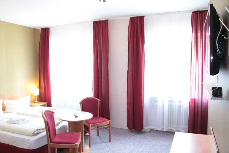 Bedroom 5, Hotel Holl, Cochem-Zell