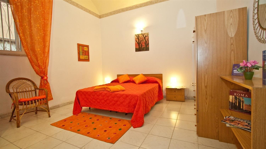Room 5, Rental In Rome Celestino Apartment, Roma