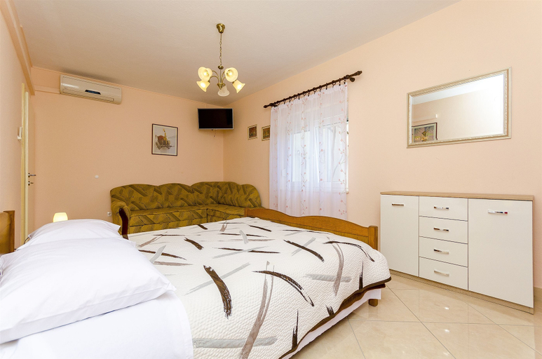 Bedroom 4, Apartments Vinko, Trogir