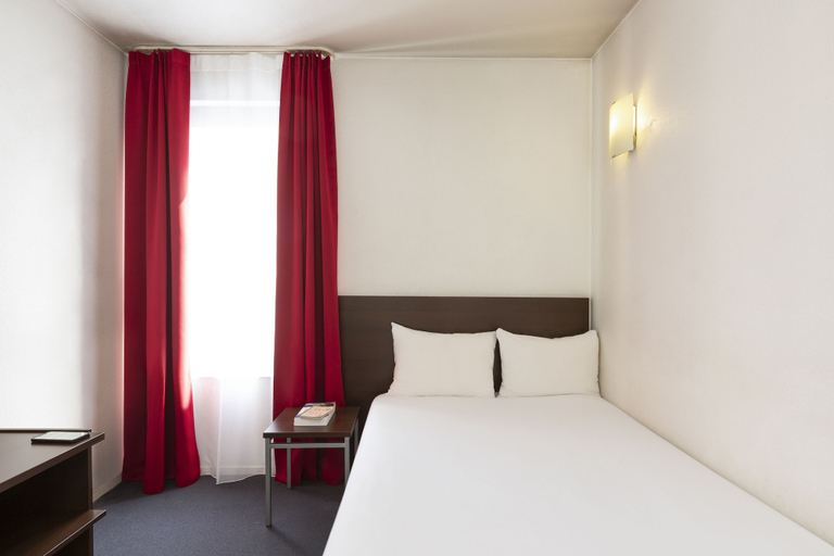 Bedroom 3, Aparthotel Adagio Access La Défense Léonard de Vinci, Hauts-de-Seine