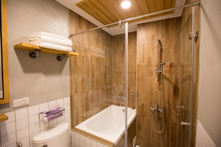 Bathroom 3, Atreeium, Tainan
