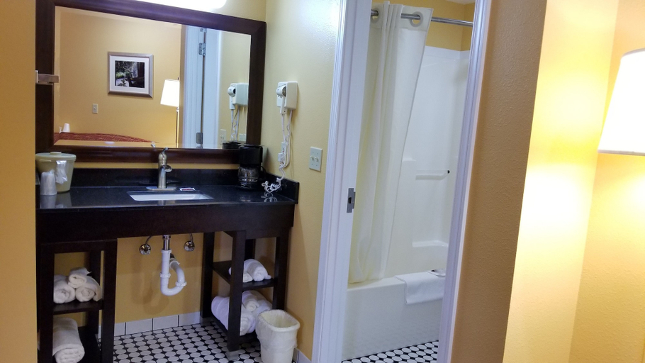 Bathroom 5, The Dew Drop Inn Motel, Clallam