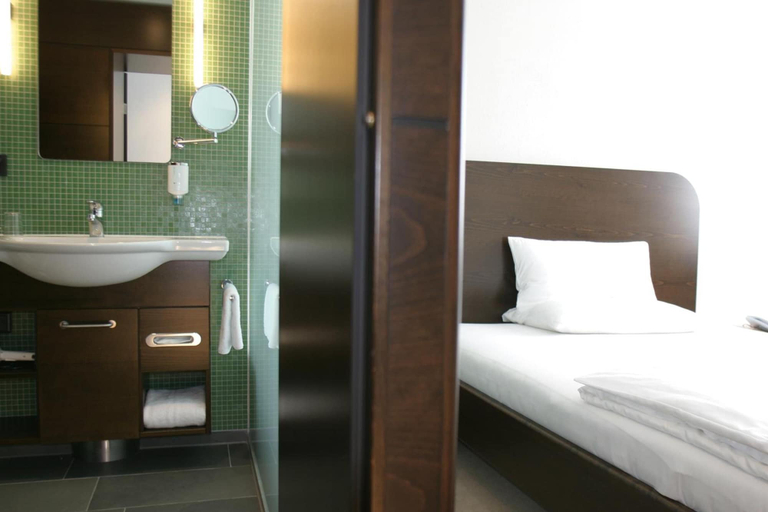 Bedroom 2, Corbin München Airport Business Hotel, Freising