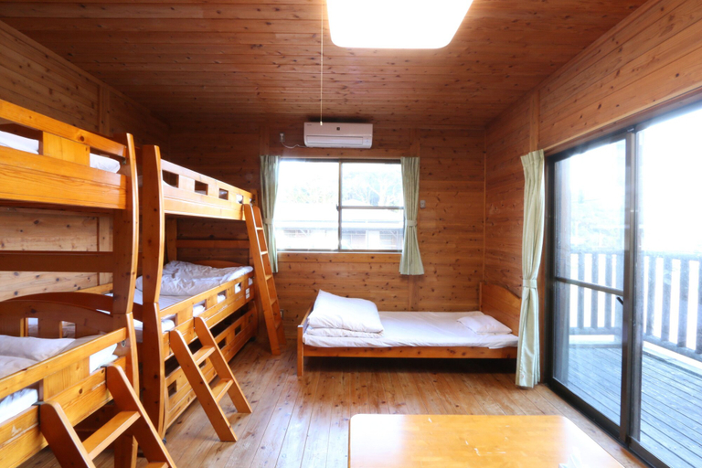 Bedroom 2, Minshuku Maetakeso - Hostel, Yakushima