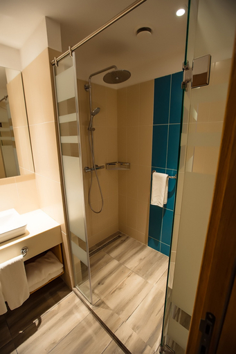 Bathroom 4, Holiday Inn Aktau - Seaside by IHG, Aqtau