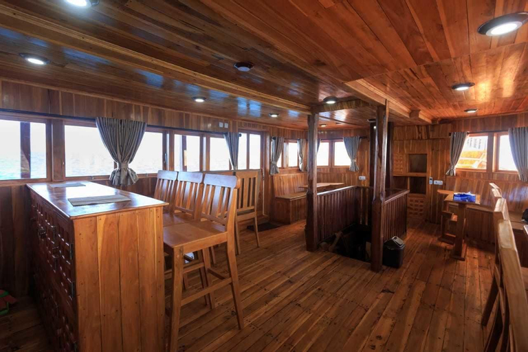 Others 5, Helena Liveaboard, West Manggarai