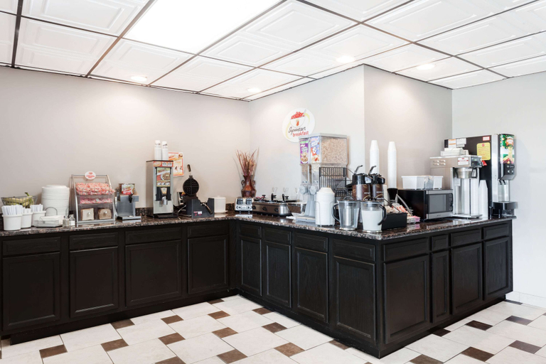Food & Drinks 5, Super 8 by Wyndham Monteagle TN, Grundy