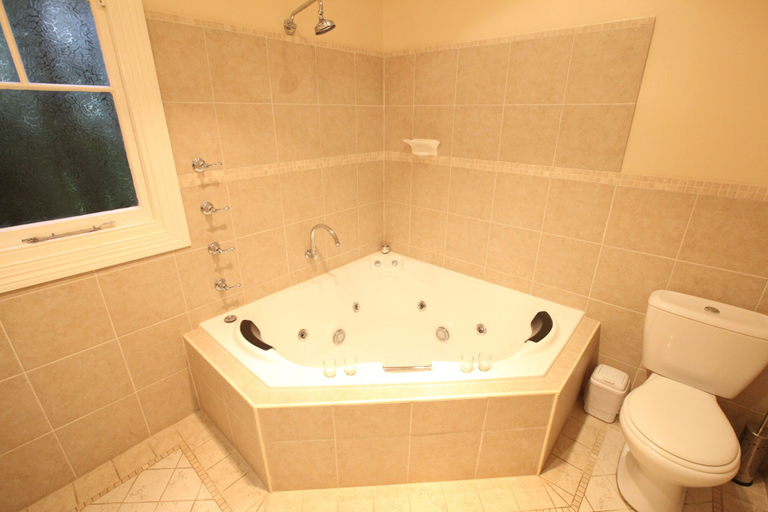 Bathroom 3, Leura Rose Cottage, Blue Mountains