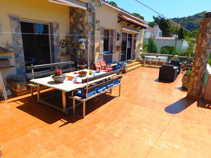 Food & Drinks 5, Casa Canyelles - A164, Girona