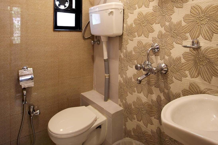 Bathroom 4, Hotel Golden Residency, Mumbai Suburban
