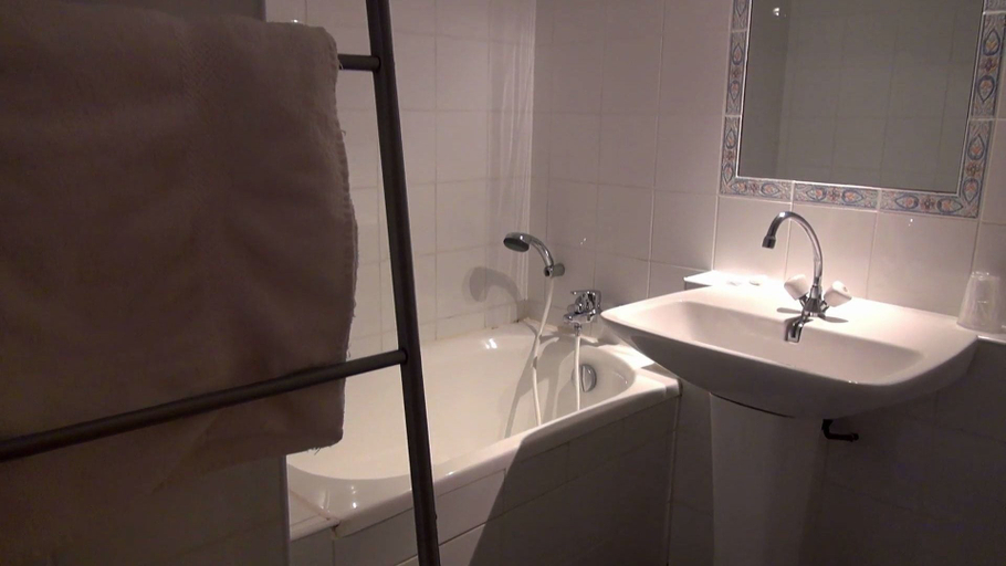 Bathroom, Hotel Restaurant Incudine, Corse-du-Sud