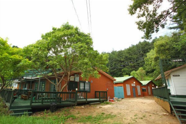 Exterior & Views 1, Blue Sky Pension, Pocheon