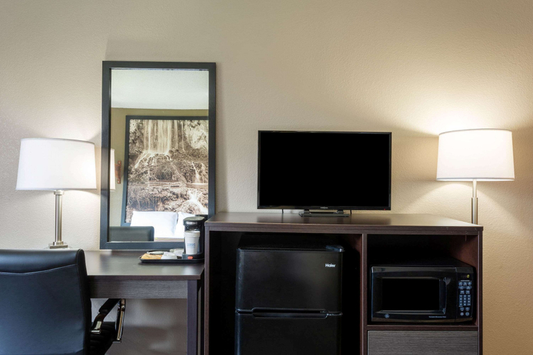 Others 5, Super 8 by Wyndham Abingdon VA, Washington