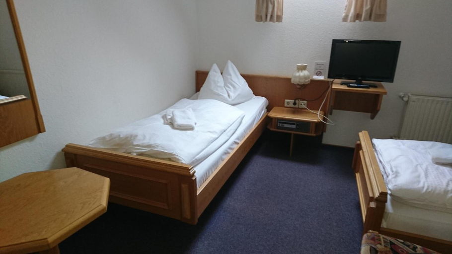 Bedroom 2, Gaststätte und Pension Erbgericht, Mittelsachsen