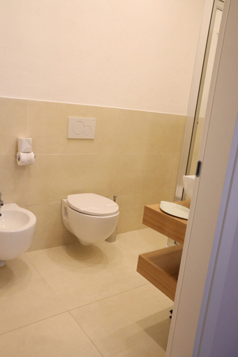 Bathroom 5, Eden Luxury Suites, Rome