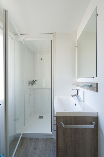 Bathroom 4, Sporting Club Village, Trapani