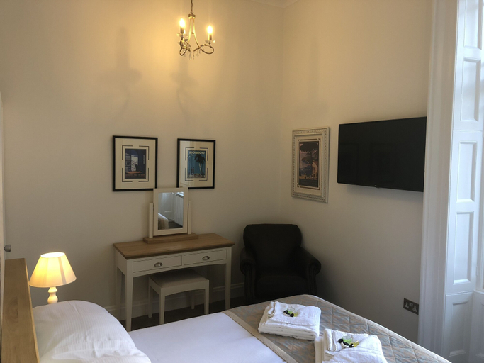 Bedroom 3, Almorah hotel