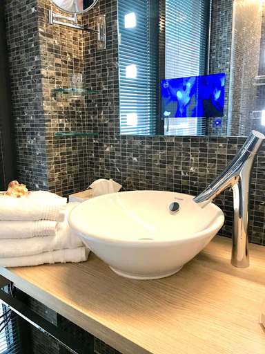 Bathroom 4, Luxury Suite Koksijde 102, West-Vlaanderen