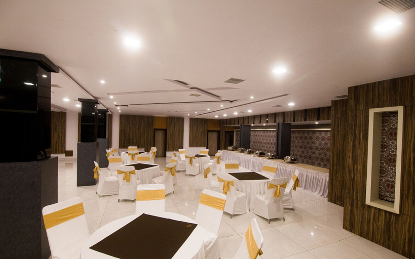 Food & Drinks 4, Riverfront Resort, Satna