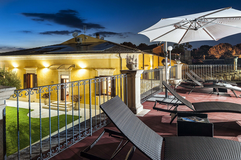 Sundeck, Villa Carolina, Syracuse