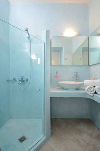Bathroom 5, Irini Studios, South Aegean