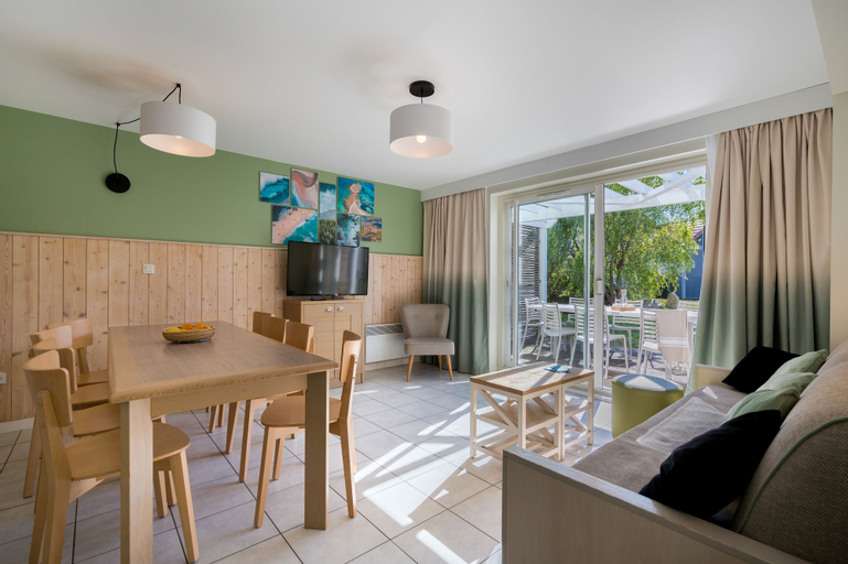 Dining Room 8