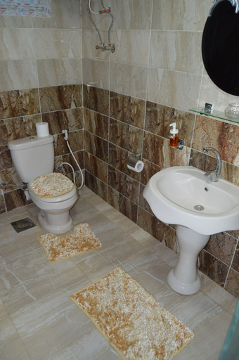 Bathroom 5, Comfort Pyramids inn, Unorganized in Al Jizah