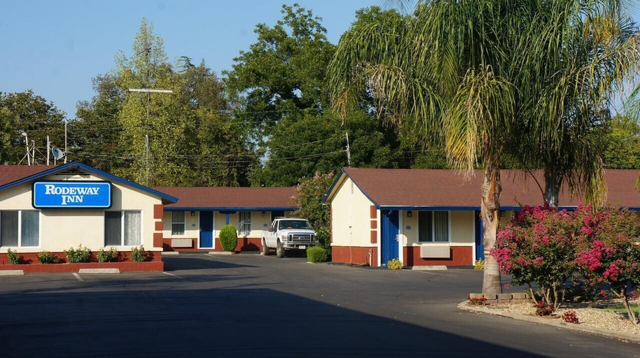 Exterior & Views, Sycamore Inn, Butte