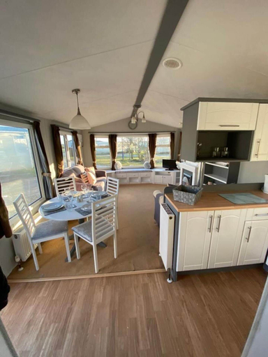 Others 4, Immaculate 2-bed Static Caravan Near the Lake, Cumbria