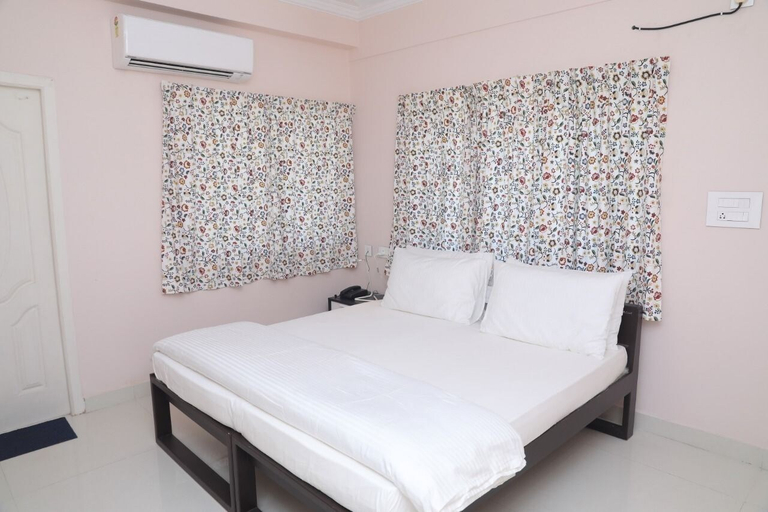 Bedroom 2, Brundavan Suites, Visakhapatnam