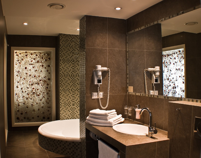 Bathroom 4, Hotel Wawel, Kraków City