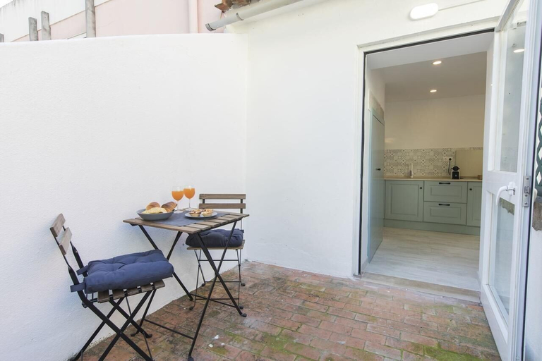 Others 4, Traditional Duplex in Principe Real, Lisbon