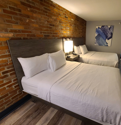 Bedroom 3, Travelodge by Wyndham Downtown Barrie, Simcoe