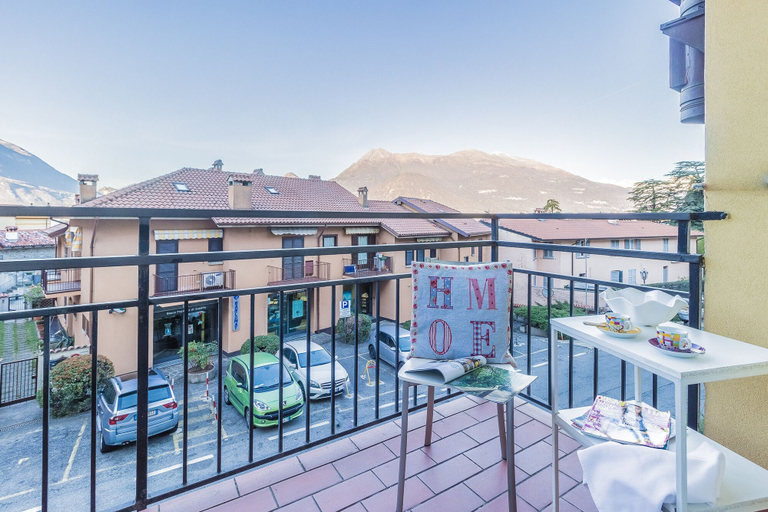 Others 3, Alexis House, Lecco