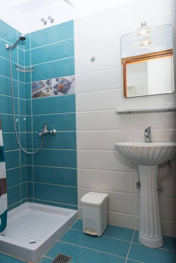 Bathroom 4, Studio Stars, Ionian Islands