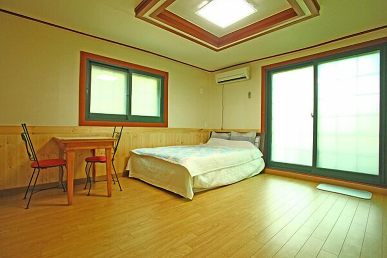 Bedroom 4, Blue Sky Pension, Pocheon