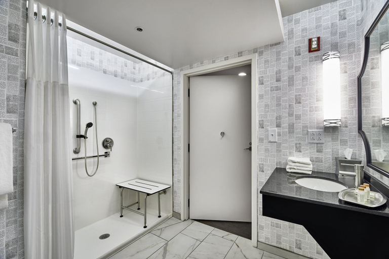 Bathroom 4, Hotel Indigo CLEVELAND DOWNTOWN by IHG, Cuyahoga
