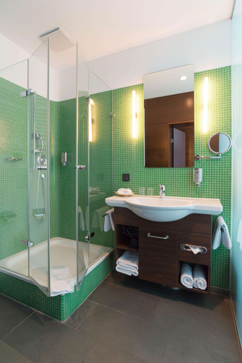 Bathroom 5, Corbin München Airport Business Hotel, Freising