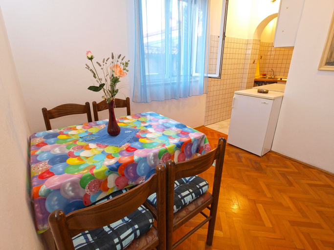 Others 4, Apartment 977, Medulin