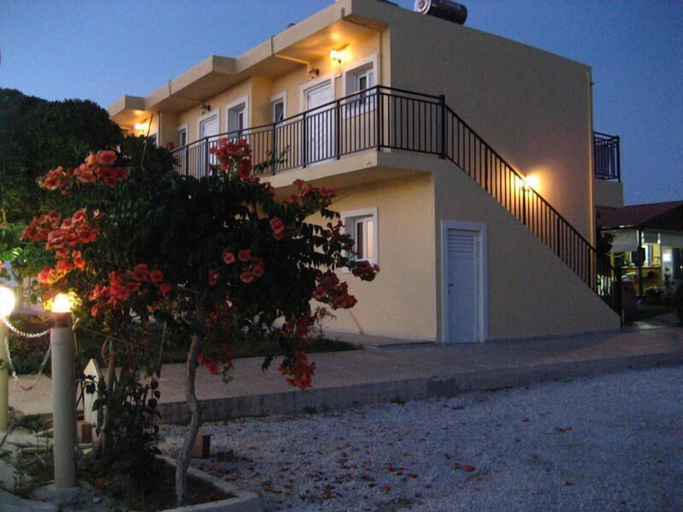 Exterior & Views 2, Baladinos Apartments, Crete