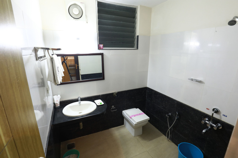Bedroom 5, Hotel Mayas, Tiruchirappalli