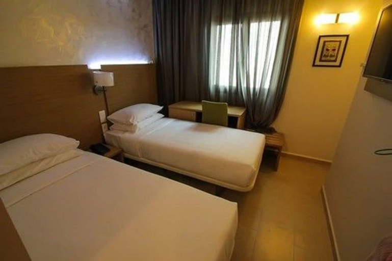 Bedroom 2, Hotel Africa Nova, Kouba