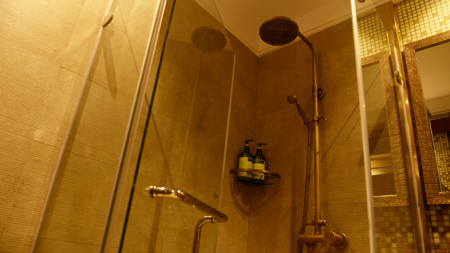 Bathroom 4, Aroma Tea House, Guilin
