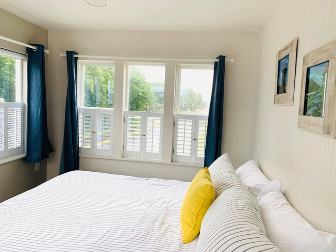 Bedroom 2, Boardwalk Cottages, Pacific