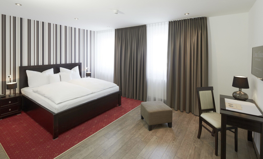 Bedroom 3, Limes Hotel, Hochtaunuskreis