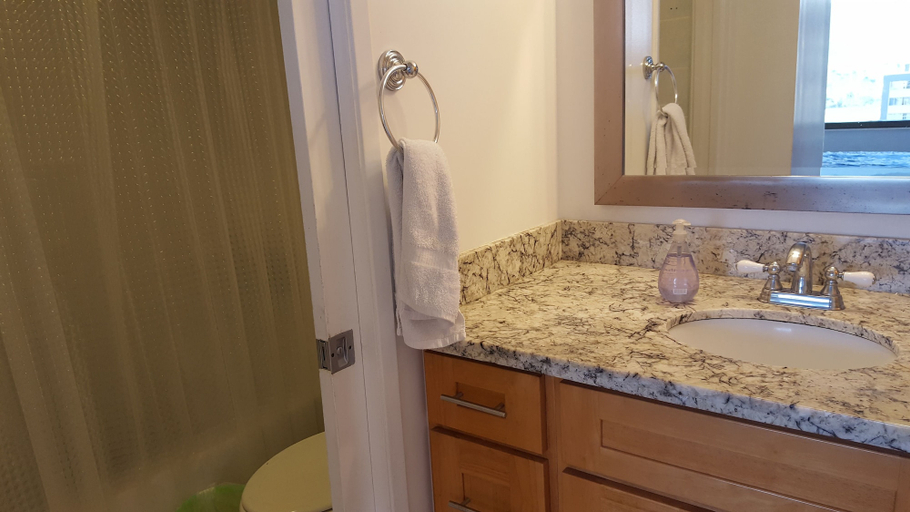 Bathroom 4, HAWAII  2 MIN FROM THE BEACH, Honolulu