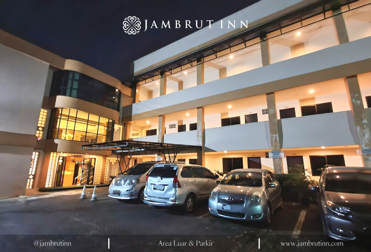 Exterior & Views 15