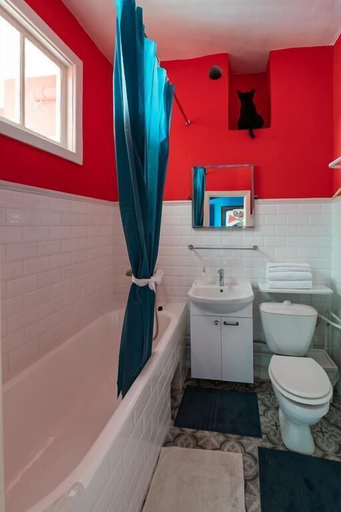 Bathroom 4, Prime Host apartments on Patriarch Ponds, Northern
