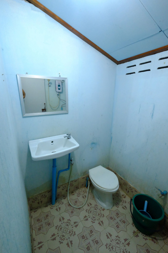 Bathroom 3, Banputawan Guesthouse, Khun Yuam